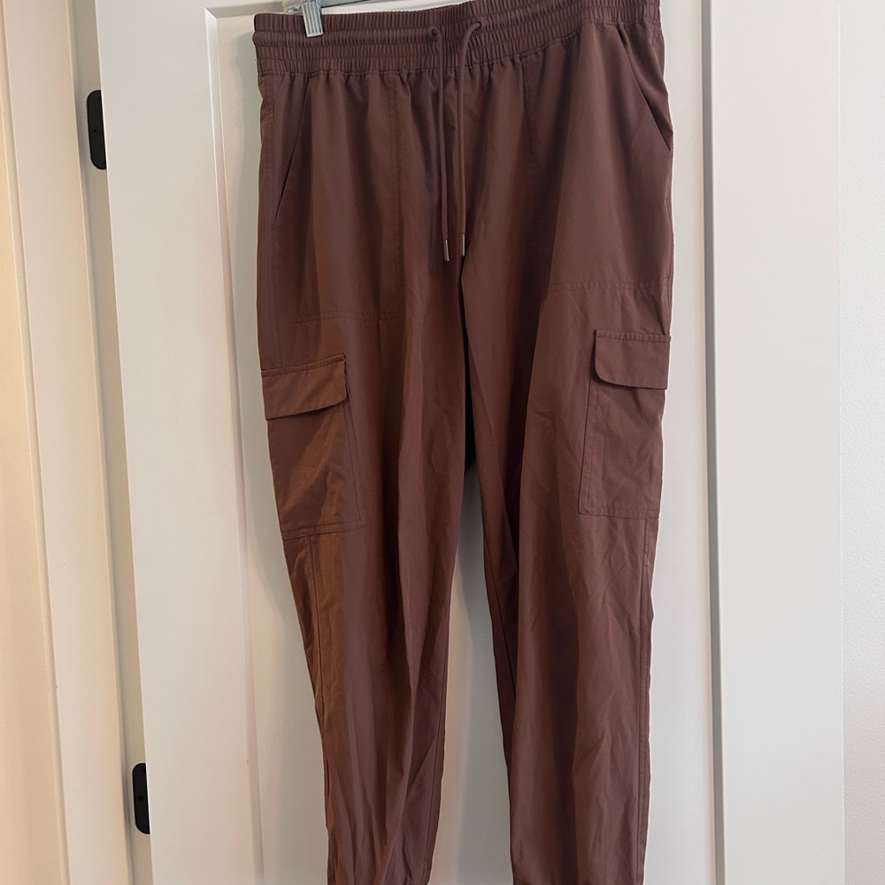 Old Navy Brown Joggers with Relaxed Fit